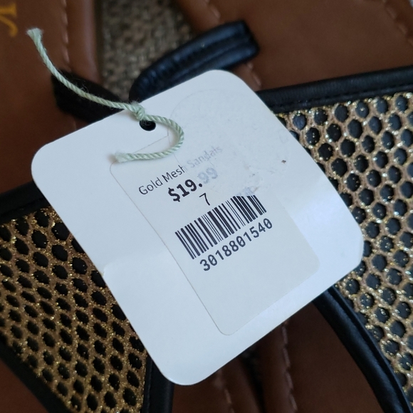 Big Girls Youth Sandals New With tags size 6 & 7 - Picture 3 of 10